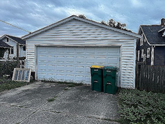 4th image of 205 N State St