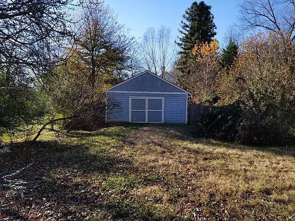 4th image of 275 Kiker St