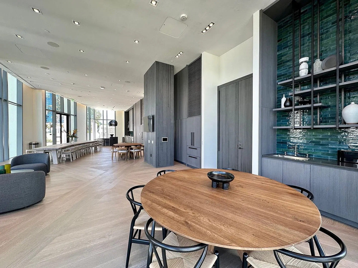 Upscale, Brand New Kakaako Studio! — Photo 4