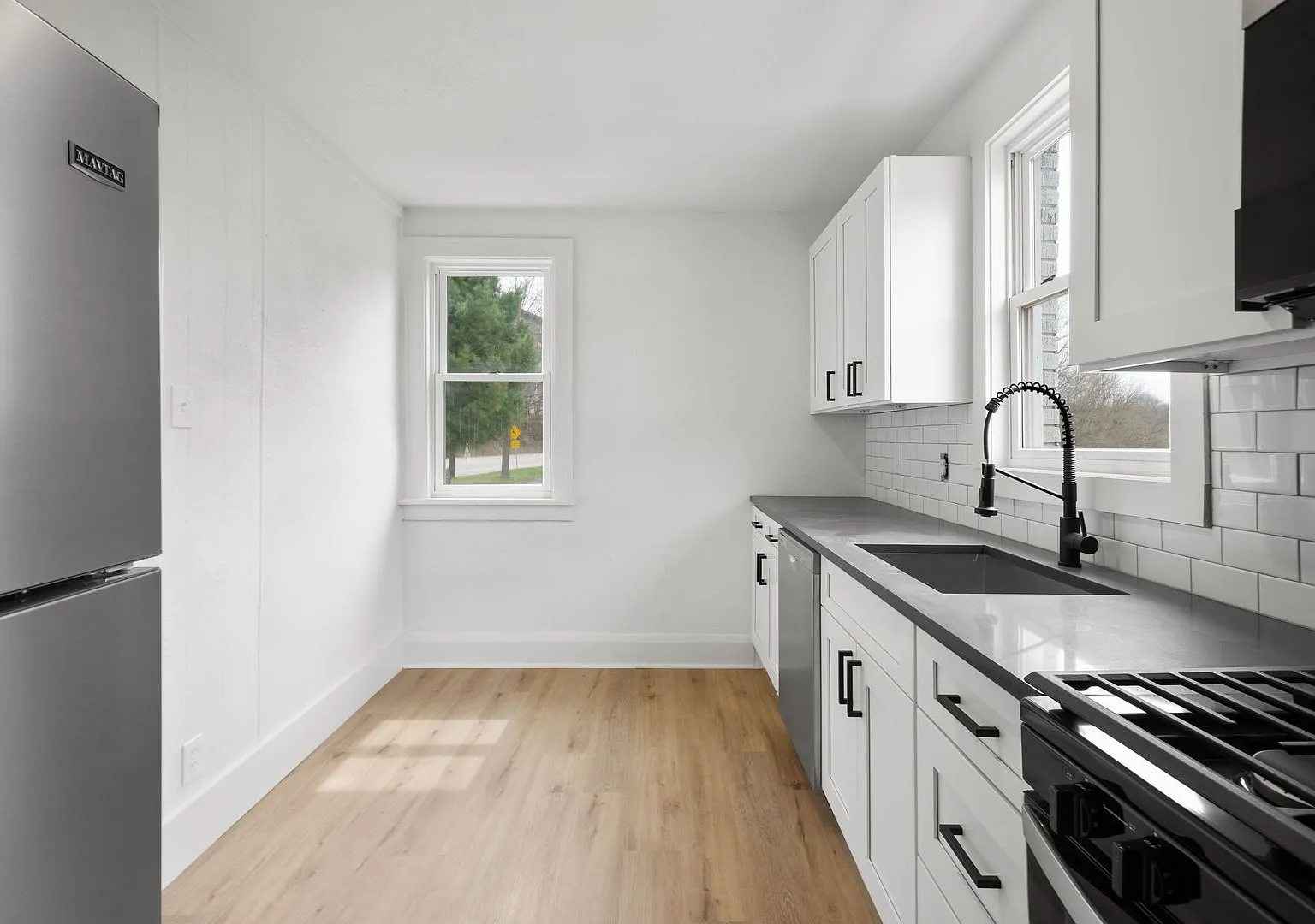 Available Nov 1st!! Renovated 2-Bedroom End Unit In Dormont! — Photo 4