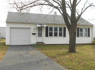 213 Stiles St, Manchester, IA 52057