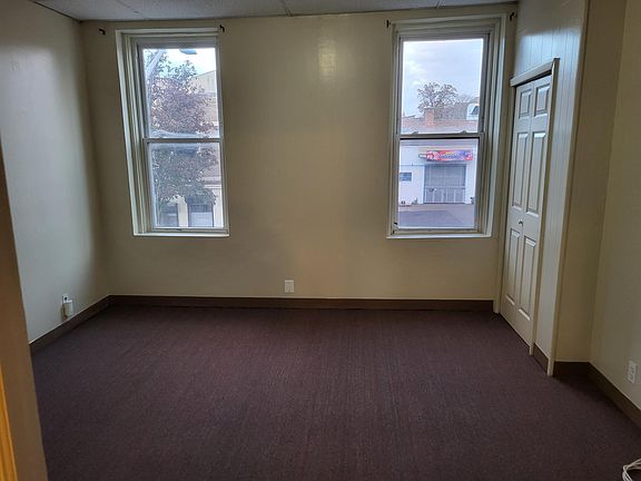 4th image of 24 Mount Vernon Ave APT 1