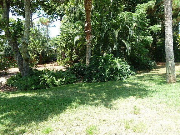 Tranquil location on greenbelt