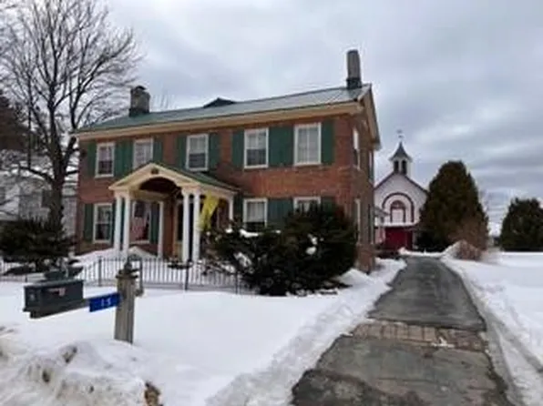 15 East St, Mooers, NY 12958
