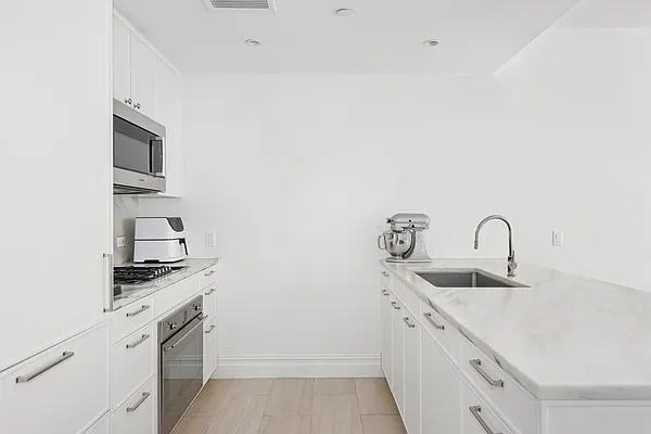 Rented by Compass | media 9