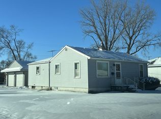 1101 W 20th St, Rock Falls, IL 61071