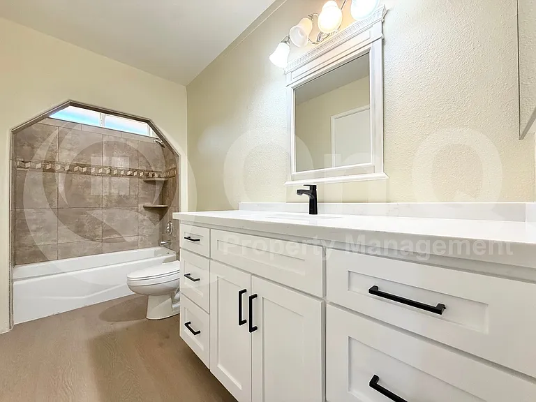 2465 E John Cabot Rd — Photo 11