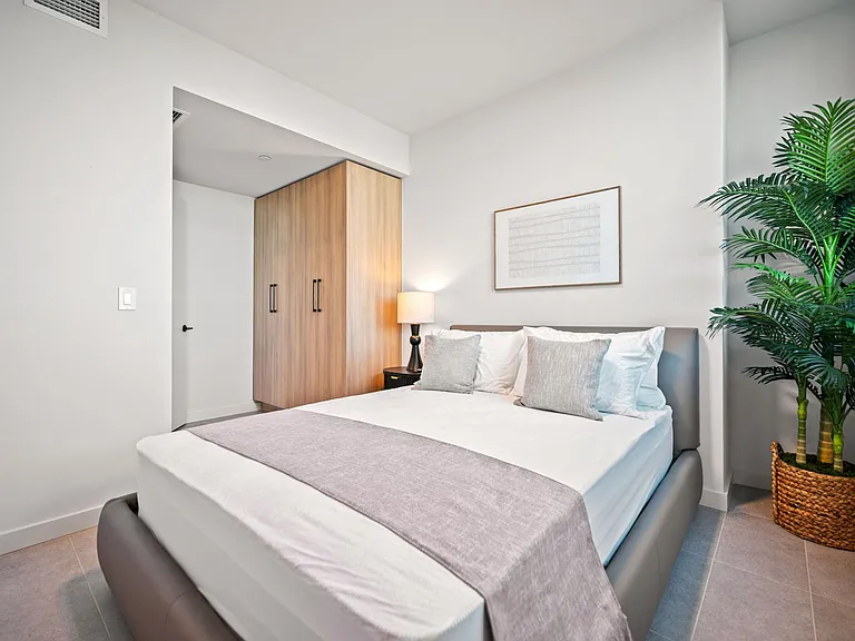 121 NE 5th St #2501 — Photo 6