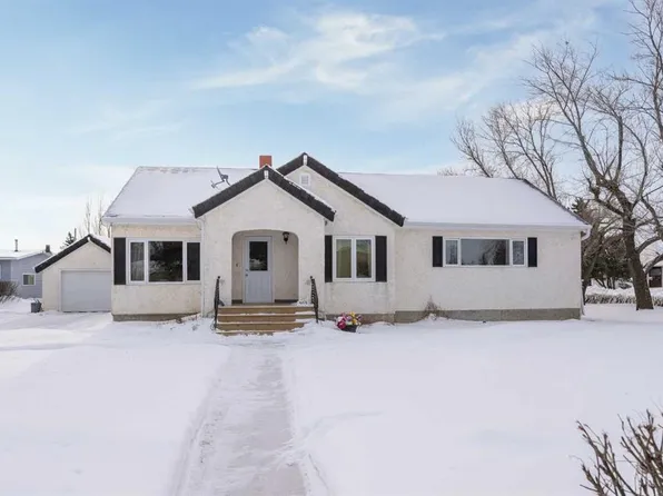 5615 N 49th Ave, Killam, AB T0B 2L0