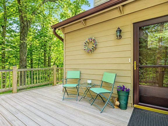2nd image of 111 Oak Turnagain Ct