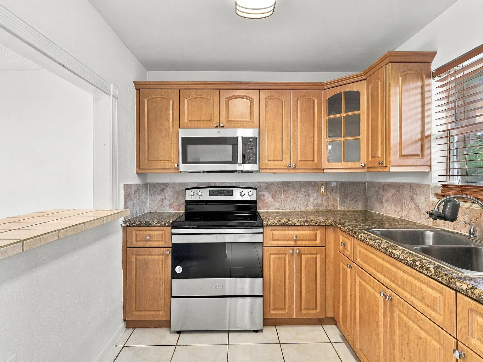 1 bed, 1.0 bath, 696 sqft, $1,550 — Photo 3