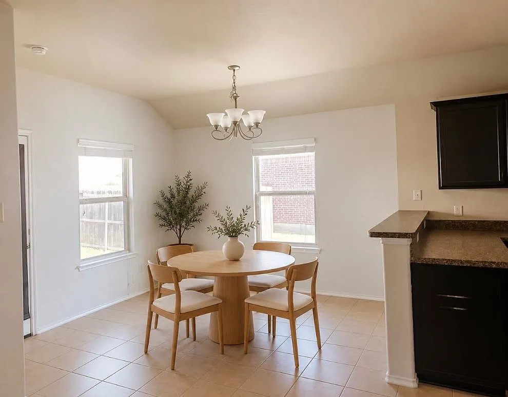 3 bed, 1580 sqft, $1,998 — Photo 4