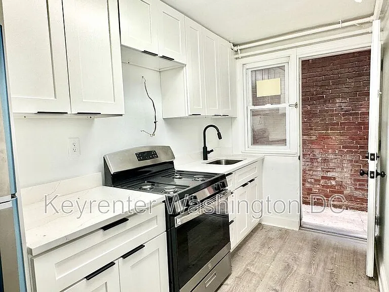 943 Bonifant St #5 — Photo 17