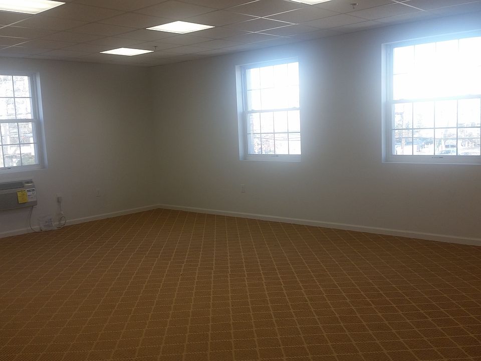 2nd image of 61 Kansas St #2