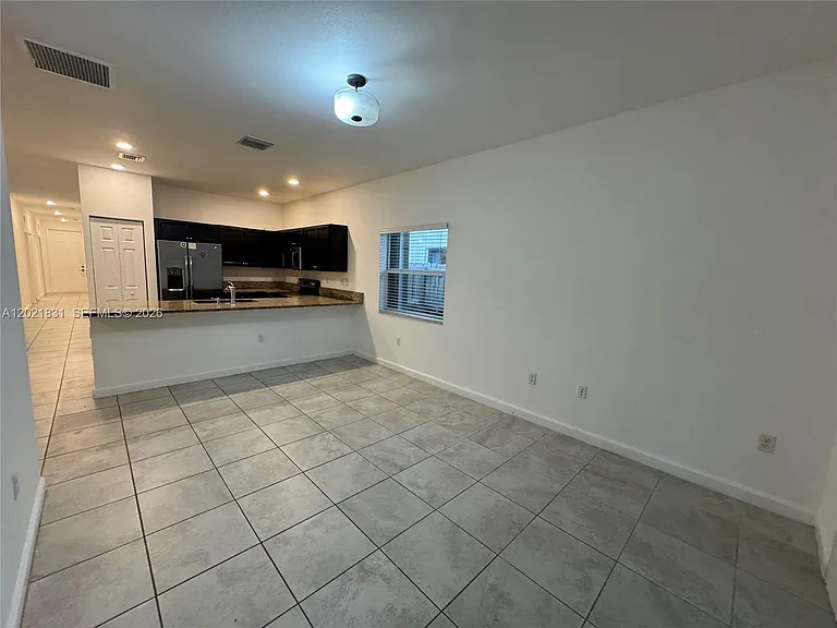 273 SE 31st Ave — Photo 14