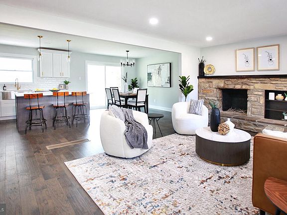 3rd image of 1209 Hoffman Rd