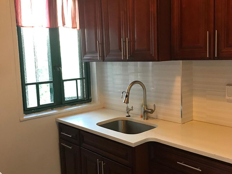 2nd image of 1563 Metropolitan Ave APT 5B