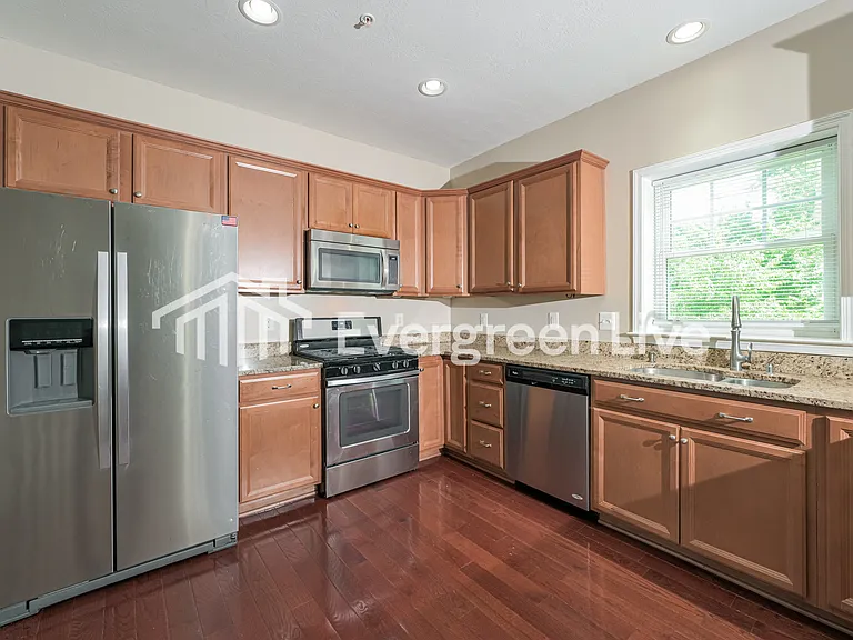 3126 Raintree Dr — Photo 5