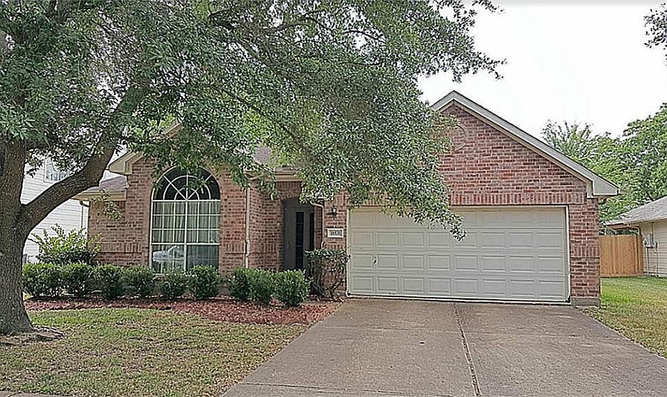 1st image of 18531 Dennington Dr