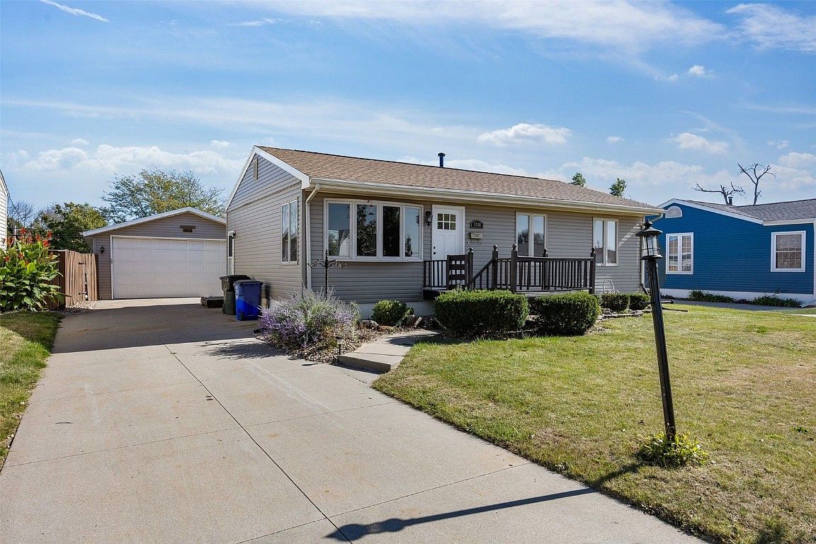 5536 Sharon Ln NW, Cedar Rapids, IA 52405 | Zillow