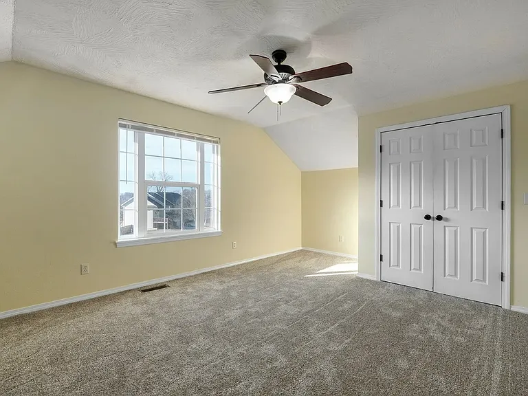 813 E Daniels St — Photo 17