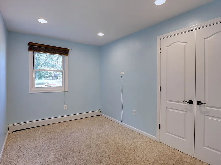 1735 Maple Ave — Photo 18