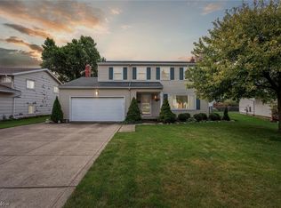 25105 Randall Dr, North Olmsted, OH 44070