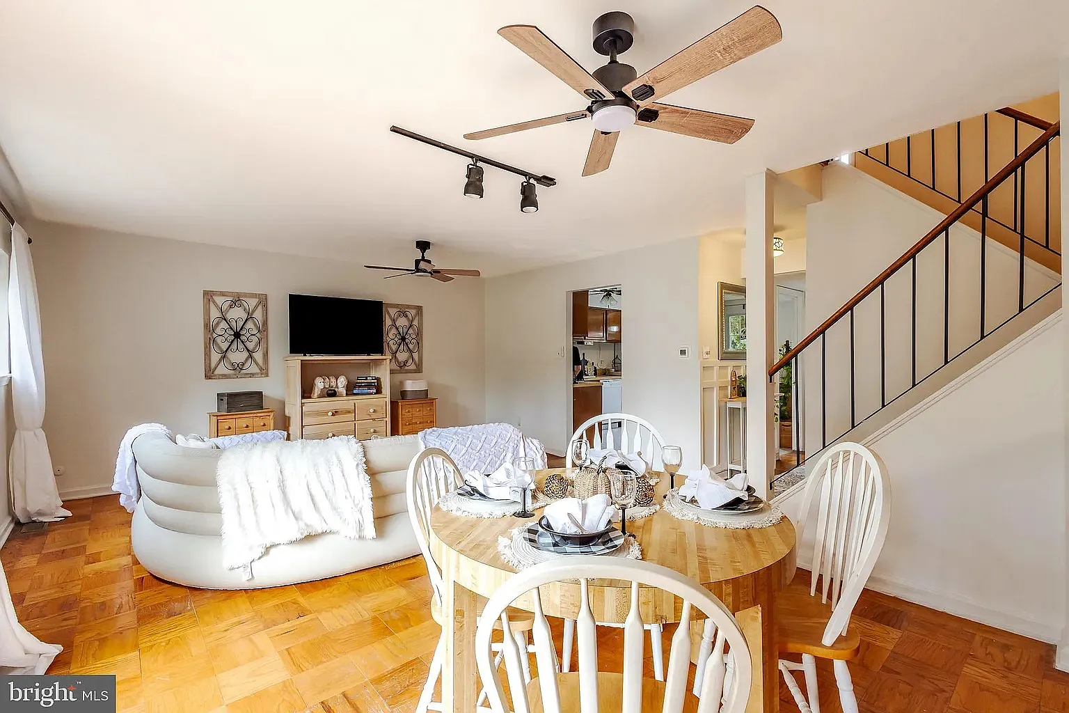 3 bed, 2.5 bath, 1392 sqft, $2,750 — Photo 4