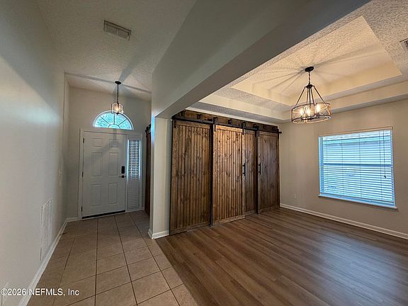 3rd image of 1316 E CHINABERRY Court