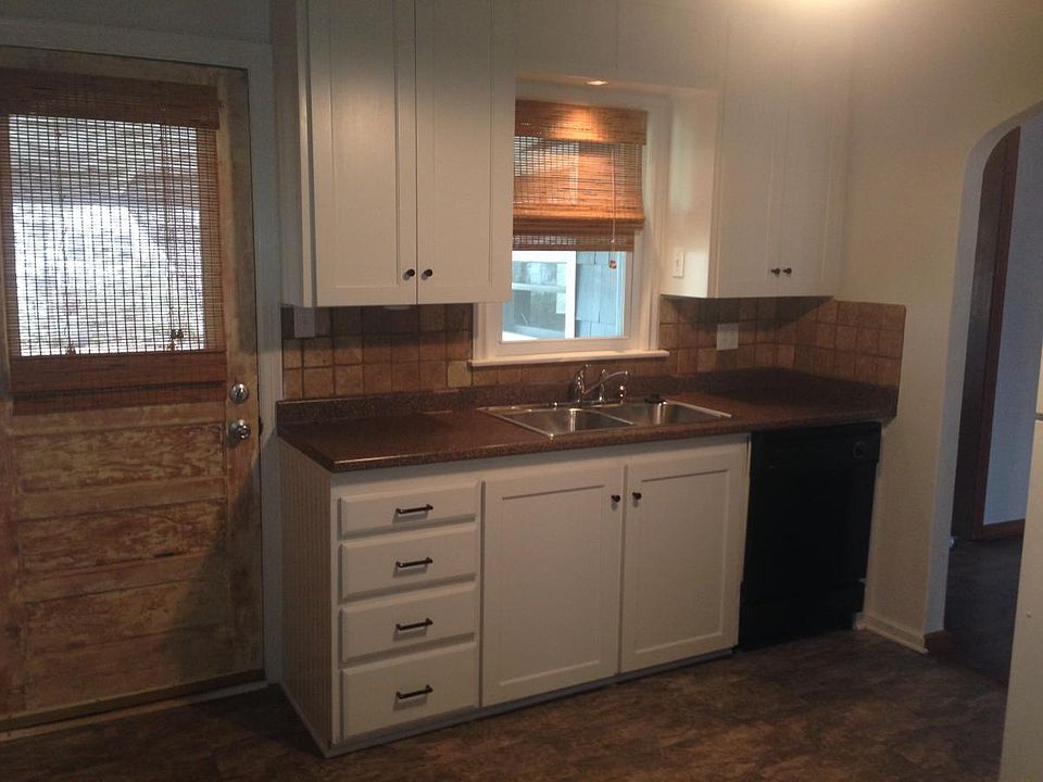 1st image of 3038 S 9th St