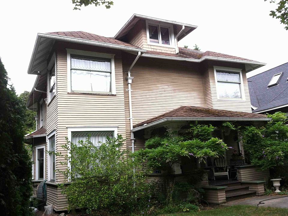 2nd image of 5619 20th Ave NE