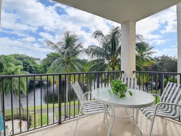 2105 Lavers Circle #307, Delray Beach, FL 33444
