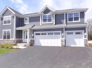 16058 W Woodbine Ct, Vernon Hills, IL 60061