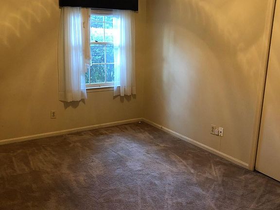5th image of 113 Fernwood Dr