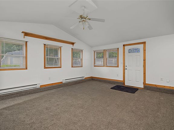 4th image of 812 Kenosha Rd