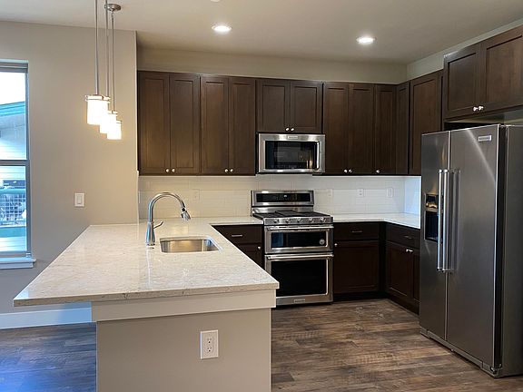 3rd image of 86 Stagecoach Way