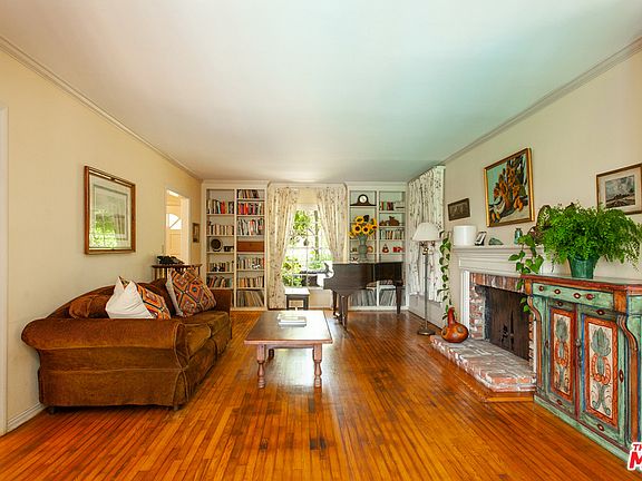 4th image of 1038 Chautauqua Blvd