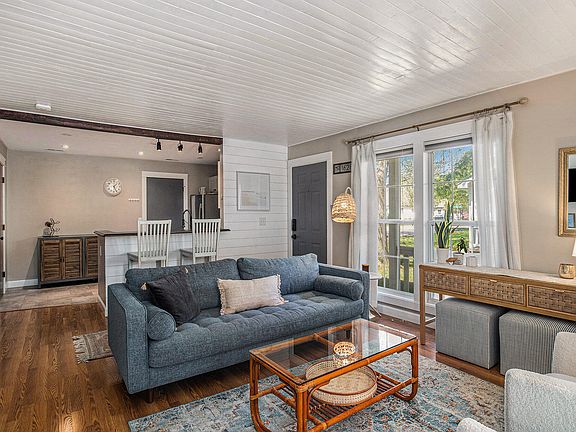 4th image of 1628 Golden Ln #25