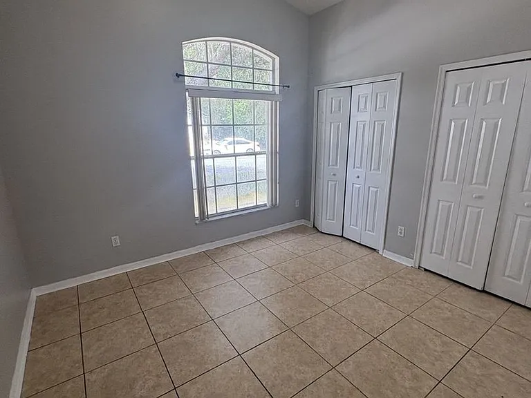 2033 Kaylas Ct — Photo 11