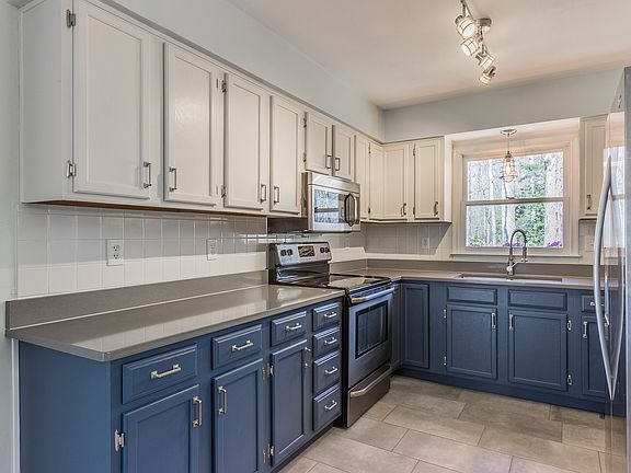 4th image of 12215 Pemwood Ln