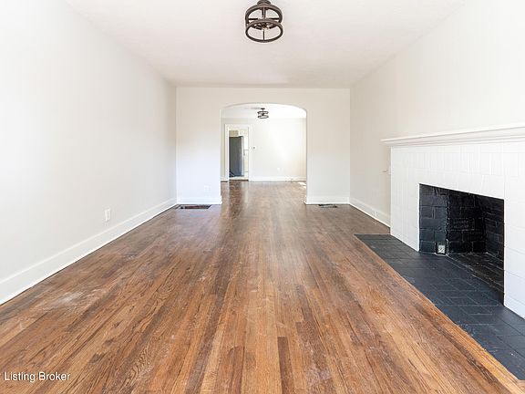 3rd image of 4515 Jewell Ave