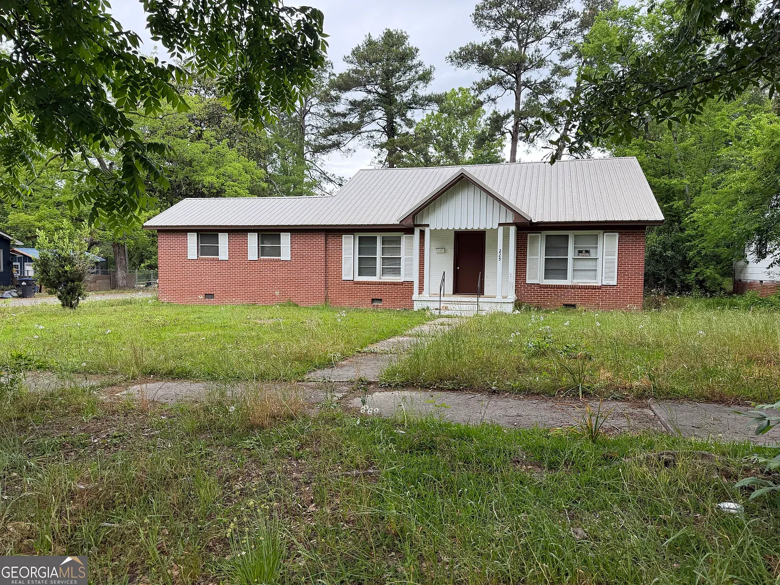 4 bed, 2.0 bath, 2091 sqft, $1,475 — Photo 3