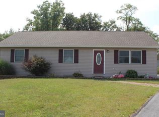 1501 Mark Dr, Chambersburg, PA 17201