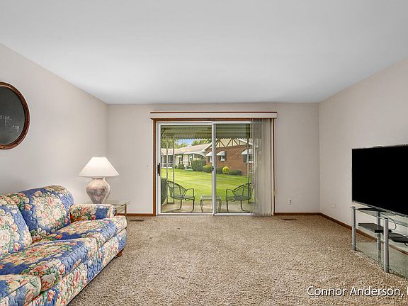 5th image of 5113 Southglow Ct SE #148