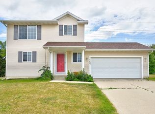 1568 Nine Iron Dr, West Des Moines, IA 50266