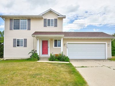 1568 Nine Iron Dr, West Des Moines, IA, 50266