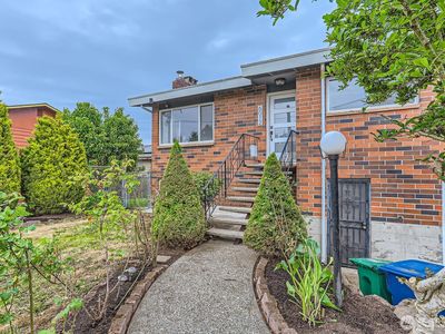 6012 28th Avenue S, Seattle, WA, 98108