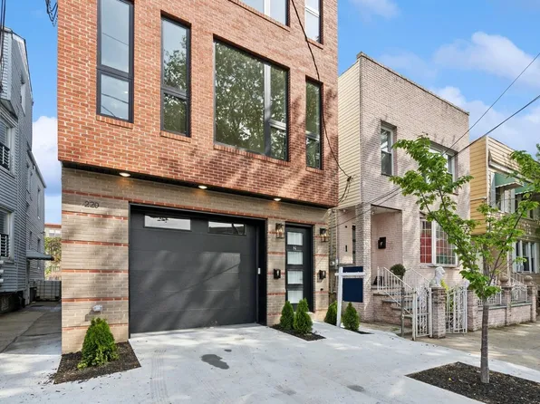 220 Freeman Avenue image 43 of 47