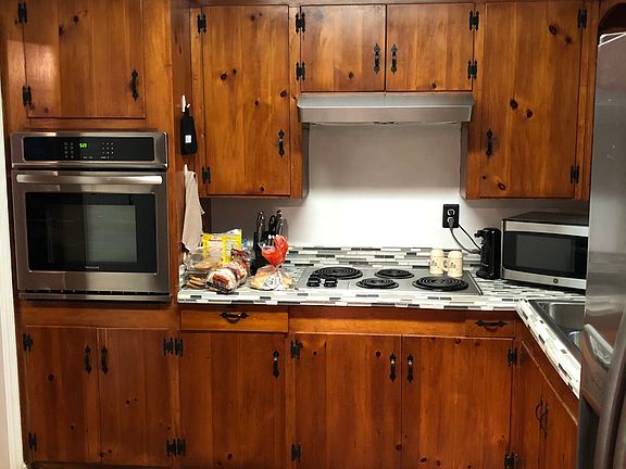 5th image of 636 SE 31st Ave
