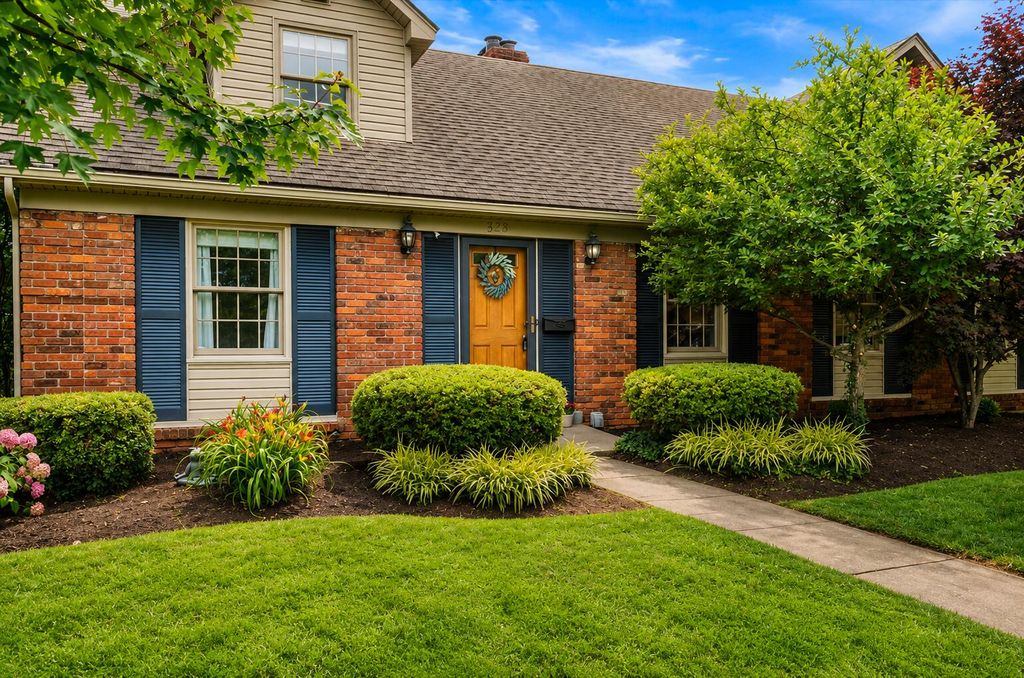 328 Leawood Dr, Lexington, KY - View 2